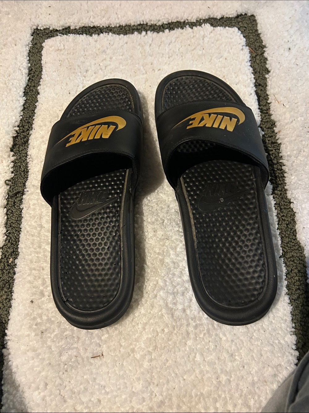 Nike Mens 11 Slides Black/Gold